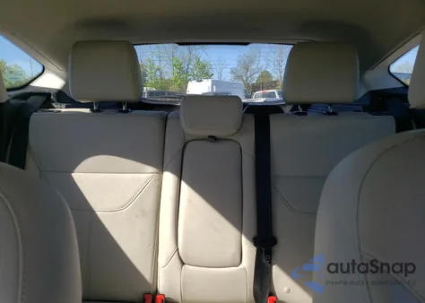 2018 Ford Focus Titanium from USA, damaged, VIN 1FADP3N27JL219732